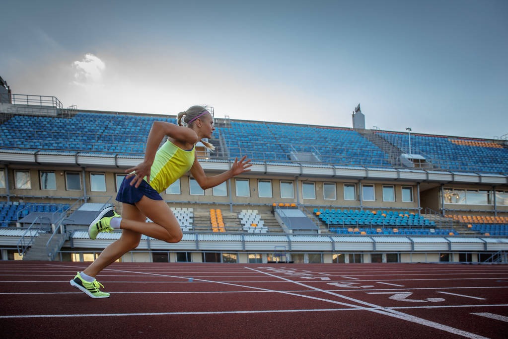 球星任意球精准送助攻