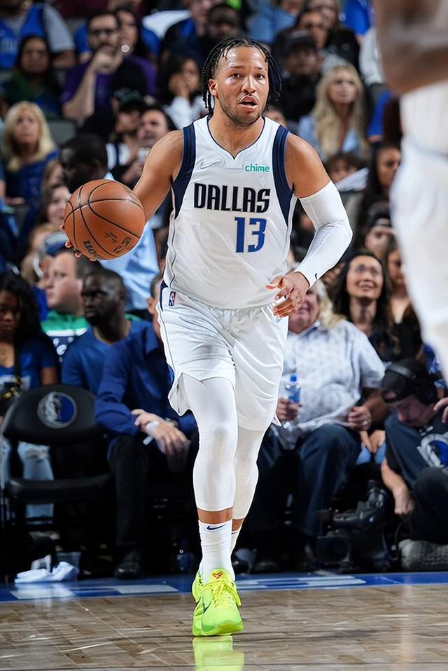 在这个足球 在这个足球