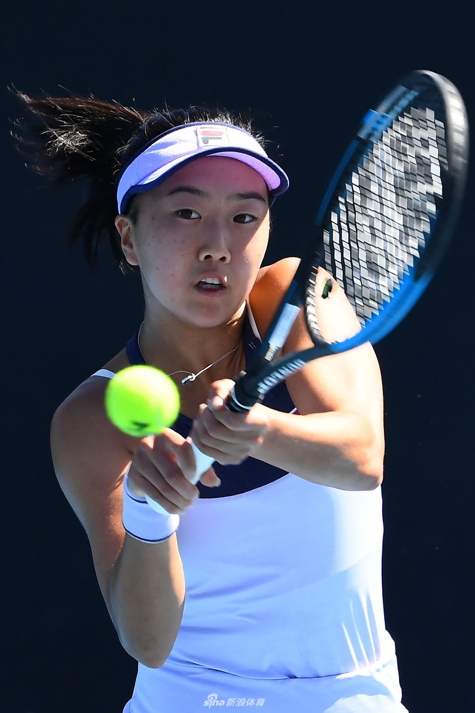 上的坚实屏 上的坚实屏